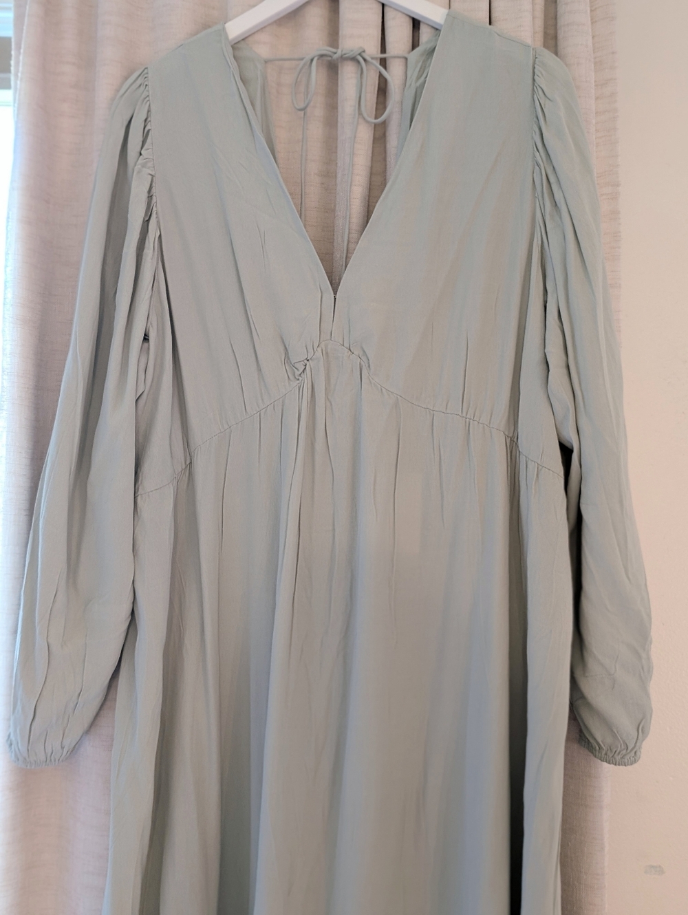 H&M Light Sage V-Neck Long Sleeve Maxi Dress XL